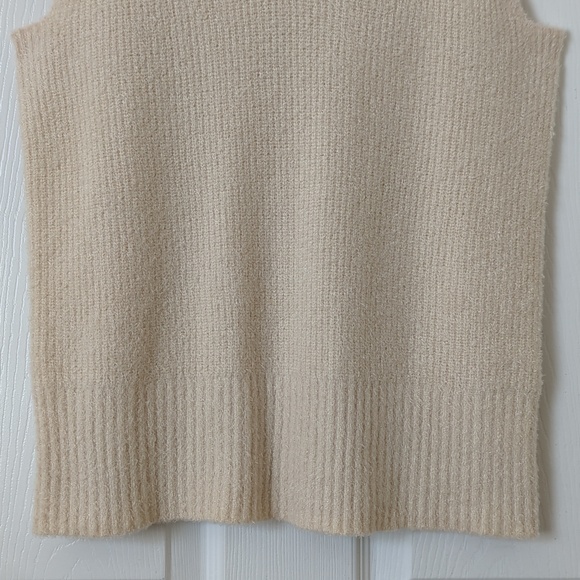 Joie Classic Plush Fuzzy Ribbed Knit Relaxed Fit V-neck Sweater Tank Top Cream L - Picture 6 of 9